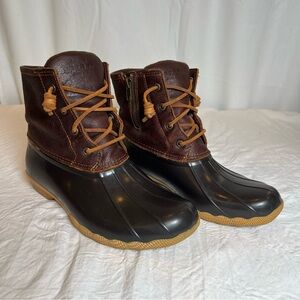 Sperry STS91175 Saltwater sz8.5 Brown&Black Duck Boots Rain Winter Lace Up Zip